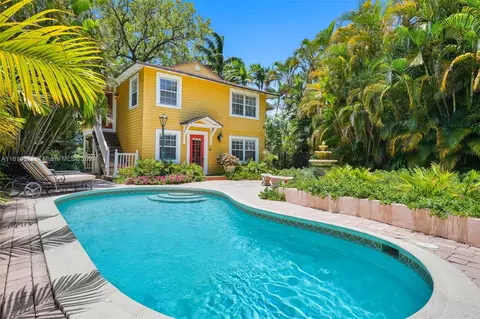 809 SW 14th Ter, Fort Lauderdale, FL 33312