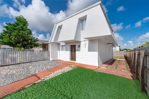 4507 NW 190th St, Miami Gardens, FL 33055