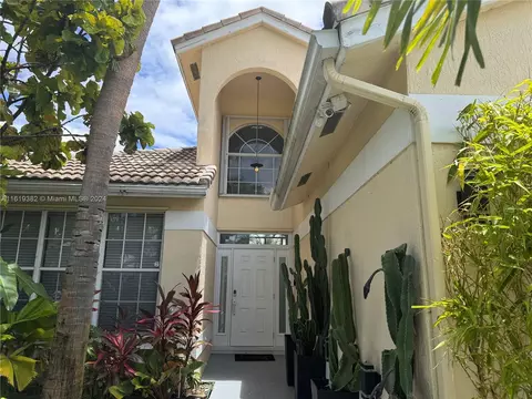18431 NW 11th Ct, Pembroke Pines, FL 33029