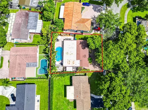14311 Lake Saranac Ave, Miami Lakes, FL 33014