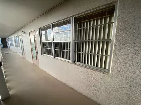 430 Southampton B #430, West Palm Beach, FL 33417