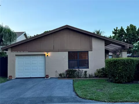 13280 SW 108th St Cir, Miami, FL 33186