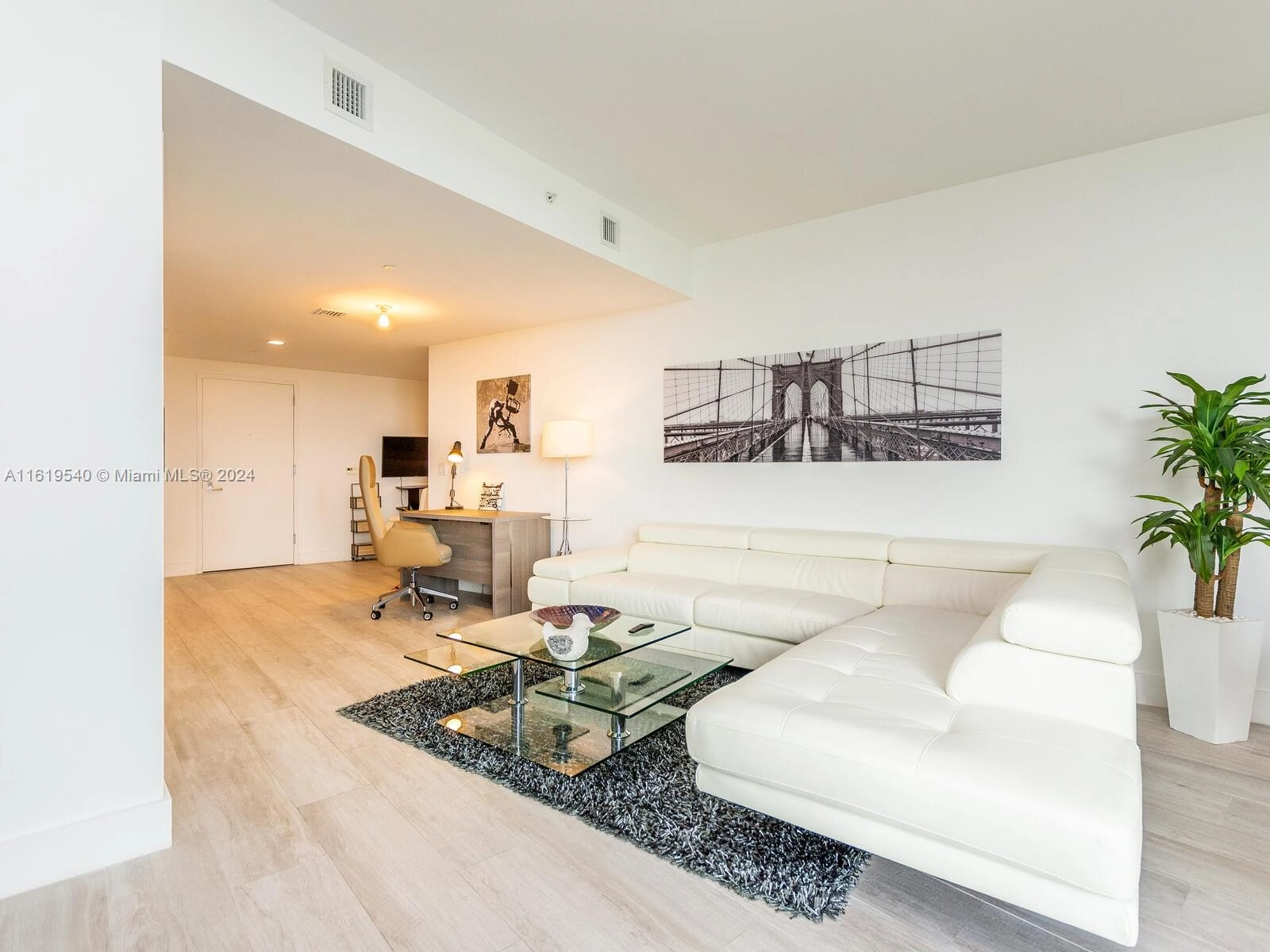 121 NE 34th St Unit 1014  