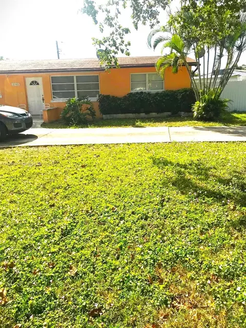 2340 Florida St, West Palm Beach, FL 33406