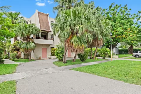 230 Canal St #102, Miami Springs, FL 33166