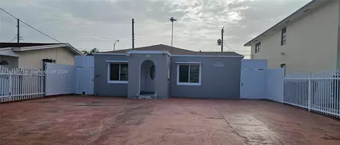 4614 E 8th Ct, Hialeah, FL 33013 photo 1
