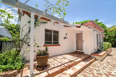 2330 Tequesta Ln, Miami, FL 33133