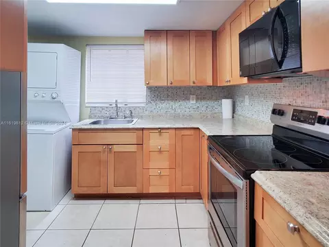 10907 N Kendall Dr #316, Miami, FL 33176