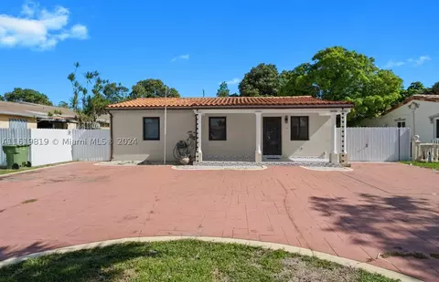 660 E 37th St, Hialeah, FL 33013