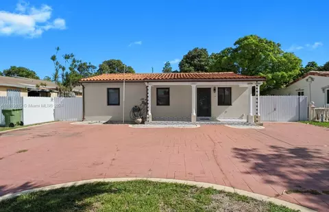 660 E 37th St, Hialeah, FL 33013