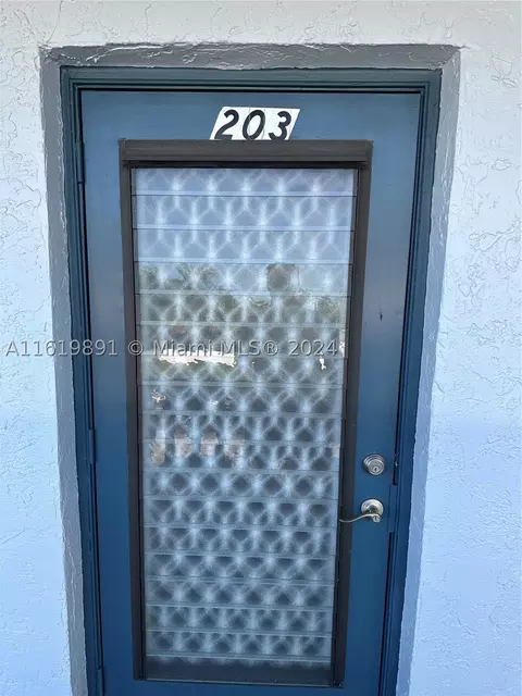 7800 NW 18th St #203, Margate, FL 33063