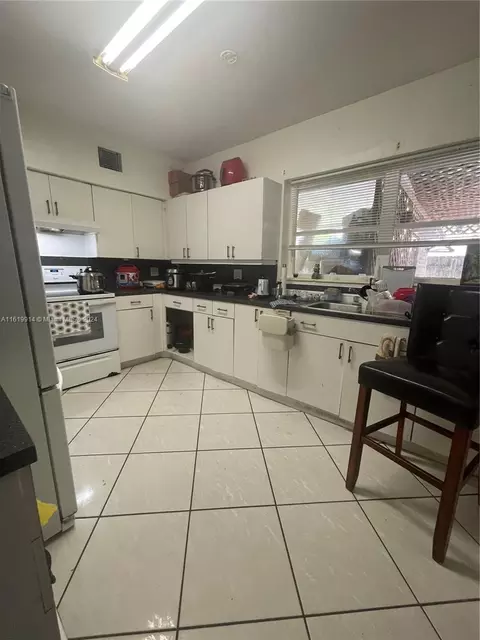 Kitchen - 590 E 40th St, Hialeah, FL 33013 photo 1 of 4
