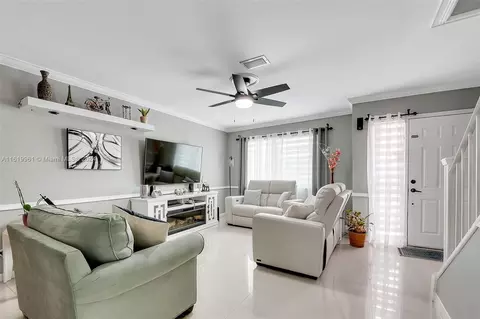 710 SW 114th Ave #C2, Sweetwater, FL 33174