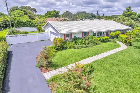 8304 NW 36th St, Coral Springs, FL 33065