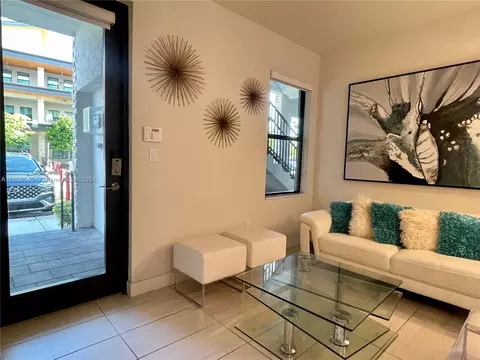 7865 NW 104th Ave #4, Doral, FL 33178