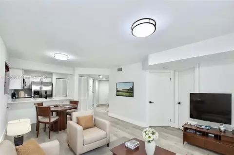 15579 N Miami Lakeway N #102, Miami Lakes, FL 33014