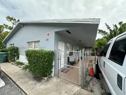 281 NW 43rd St, Oakland Park, FL 33309