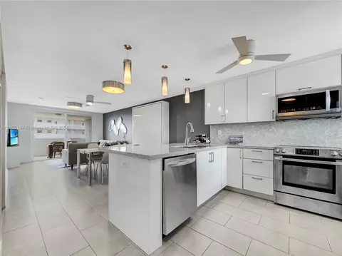 1331 Lincoln Rd #803, Miami Beach, FL 33139