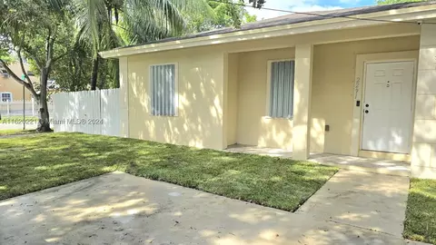 2291 NW 87th St, Miami, FL 33147