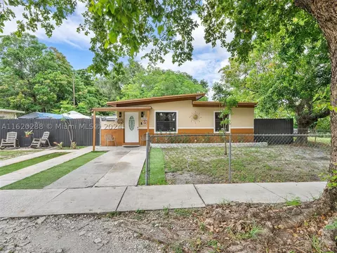 13525 NW 5th Ave, North Miami, FL 33168