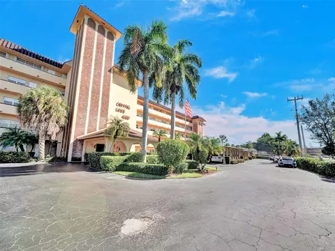 4100 Crystal Lake Dr #206, Pompano Beach, FL 33064