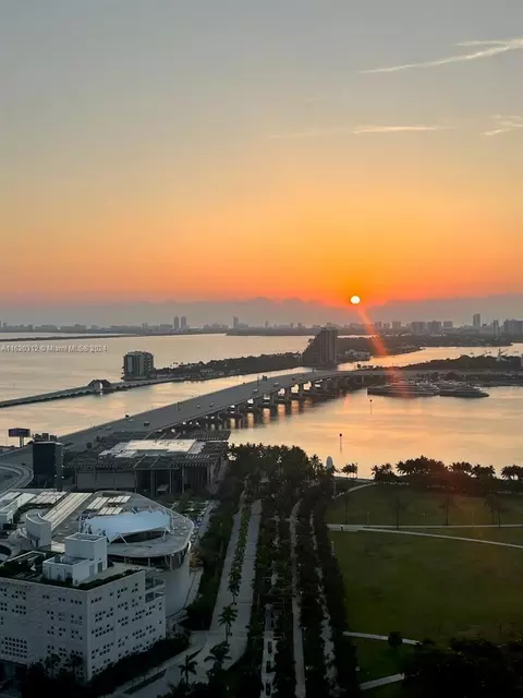 888 Biscayne Blvd #909, Miami, FL 33132
