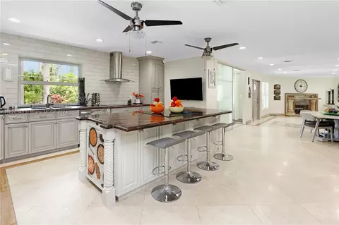 1304 Adams St, Hollywood, FL 33019