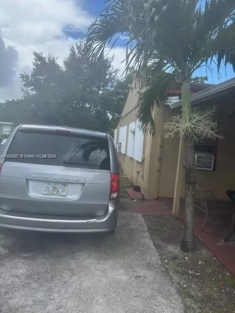 Undisclosed, Miami, FL 33147 photo 5