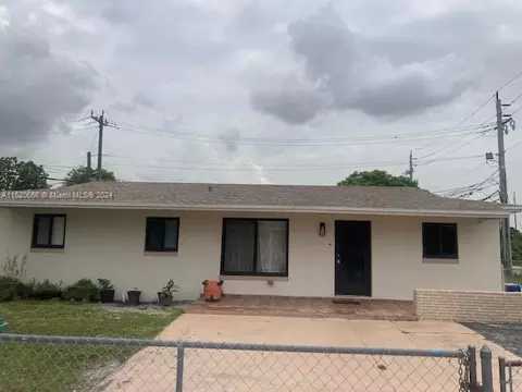 4620 NW 203rd Ter, Miami Gardens, FL 33055