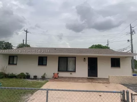 4620 NW 203rd Ter, Miami Gardens, FL 33055