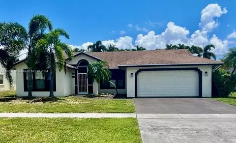 434 N Country Club Blvd, Boca Raton, FL 33487