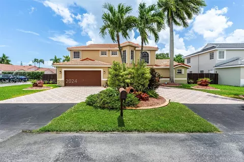 15472 SW 42nd Ln, Miami, FL 33185
