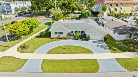 4000 N Circle Dr, Hollywood, FL 33021