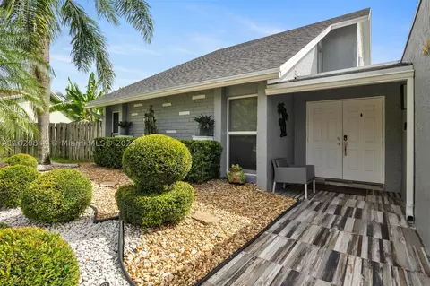 9311 NW 36th Pl, Sunrise, FL 33351