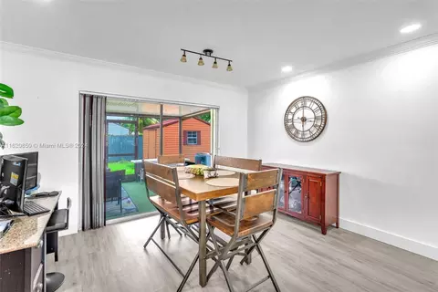Dining - 910 NW 197th Ter, Miami Gardens, FL 33169 photo 2 of 2