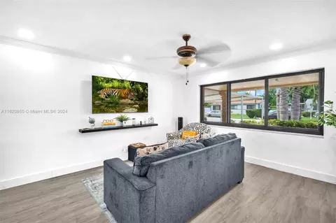 Living - 910 NW 197th Ter, Miami Gardens, FL 33169 photo 1 of 1