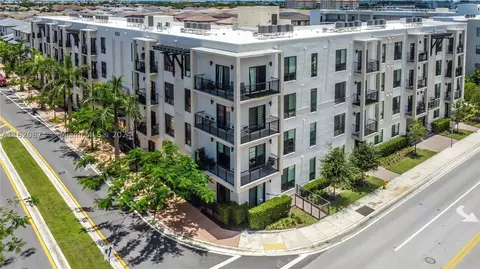8265 NW 41st St #C-206, Doral, FL 33166