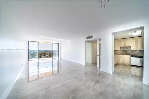 2450 NE 135th St #909, North Miami, FL 33181