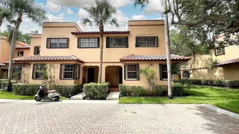 200 NE 17th Ct #806, Fort Lauderdale, FL 33305