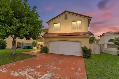 15982 SW 73rd St, Miami, FL 33193