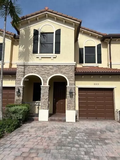 8919 NW 98th Ct, Doral, FL 33178