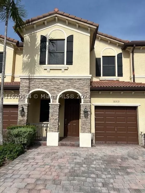 8919 NW 98th Ct, Doral, FL 33178