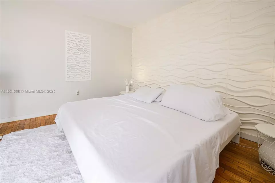  1027 NE 202nd Ln, Miami, FL 33179 photo 20