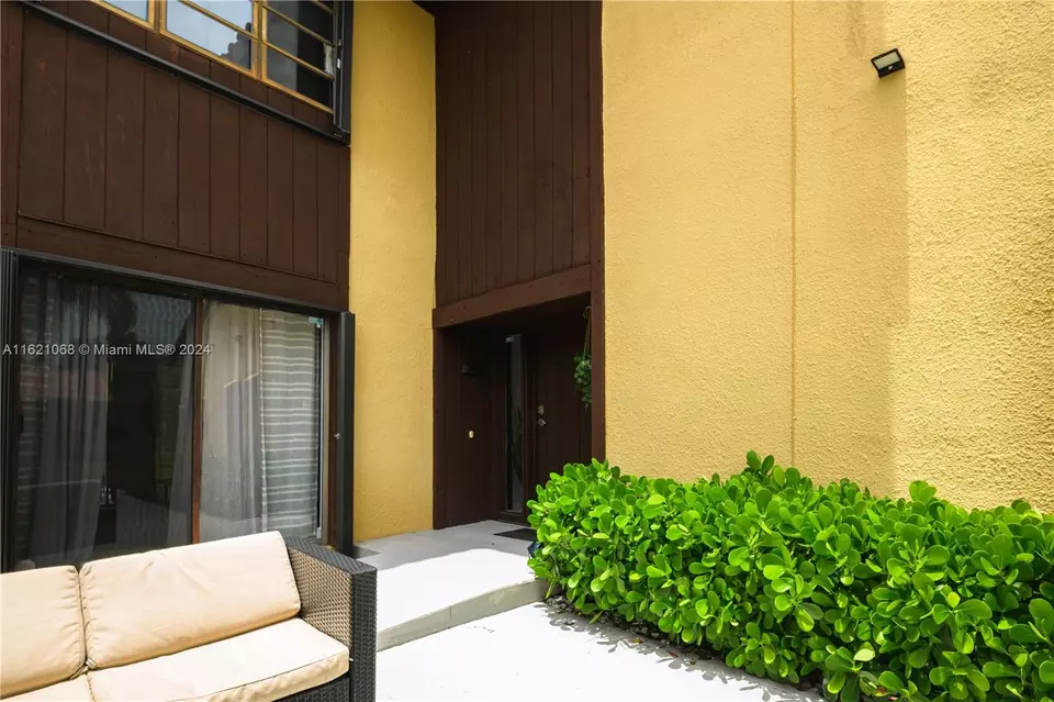  1027 NE 202nd Ln, Miami, FL 33179 photo 45