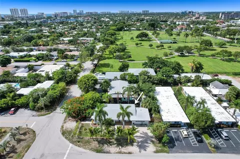 2416 SE 2nd St, Pompano Beach, FL 33062