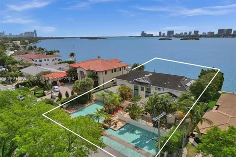 12455 Keystone Island Dr, North Miami, FL 33181