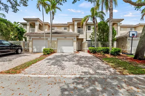 2136 NW 171st Ter #2136, Pembroke Pines, FL 33028