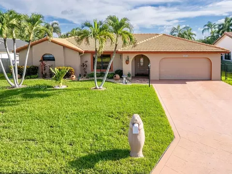 15833 Stonetower St, Davie, FL 33331