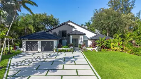 12240 Tara Dr, Plantation, FL 33325