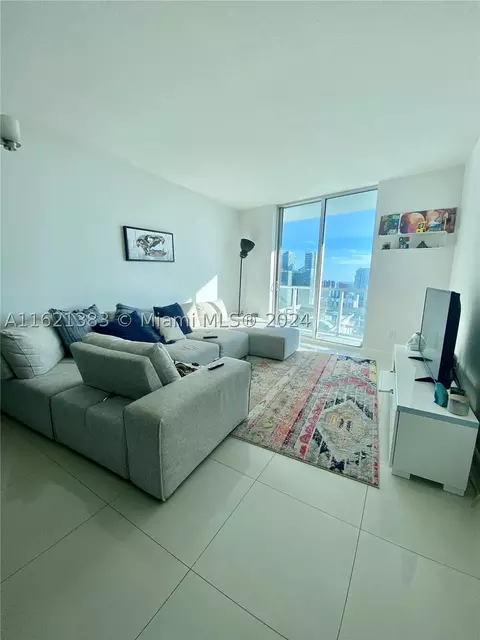 185 SW 7th St #3408, Miami, FL 33130